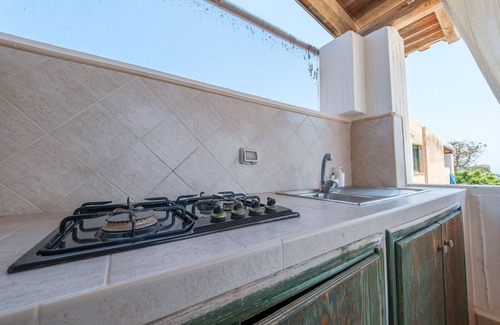 Vulcanello Apartamento | Apartamento 'Jerà Suite Vista Mare 19' con vistas al mar, terraza privada y Wi-Fi
