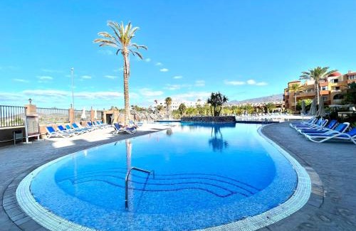 San Miguel de Abona Apartamento | Apartment Junior suite, with heated pool, Wifi, close to beach