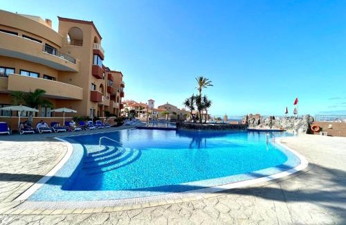 San Miguel de Abona Apartamento | Apartment Junior suite, with heated pool, Wifi, close to beach