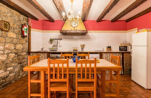 Villacarriedo Apartamento | Apartamento 'Juntana 1' con vistas a la montaña, terraza compartida y Wi-Fi
