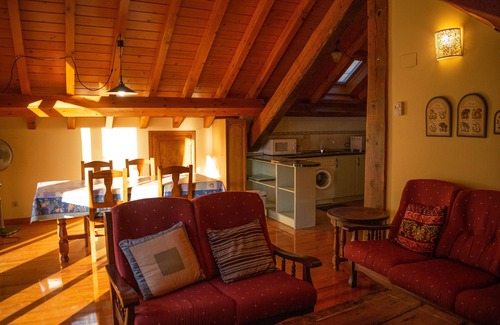 Uztarroz Apartamento | Apartamento 'Kabila Enea 2' con vistas a la montaña, jardín privado y Wi-Fi