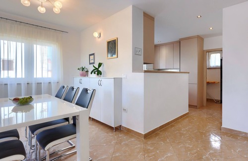 Jadreski Apartamento | Apartment Krase by Interhome
