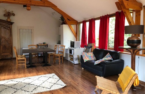 Espaly-Saint-Marcel Apartamento | Apartamento 'Le Kiosque De Compostelle' con piscina privada, jardín privado y Wi-Fi