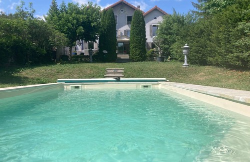 Espaly-Saint-Marcel Apartamento | Apartamento 'Le Kiosque De Compostelle' con piscina privada, jardín privado y Wi-Fi