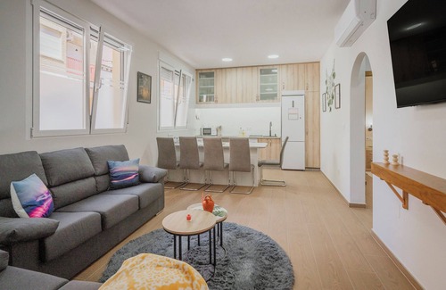 Candeleda Apartamento | Apartamento 'La Aurora De Candeleda' con vistas al lago, Wi-Fi y aire acondicionado