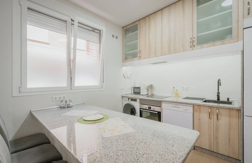 Candeleda Apartamento | Apartamento 'La Aurora De Candeleda' con vistas al lago, Wi-Fi y aire acondicionado