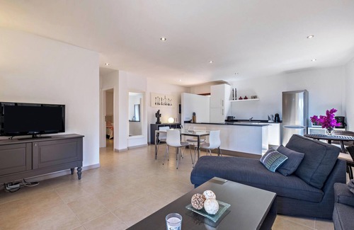 Adeje Apartamento | Apartamento "La Casita" con vistas al mar, piscina, Wi-Fi, terraza y balcón