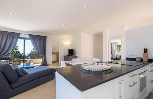 Adeje Apartamento | Apartamento "La Casita" con vistas al mar, piscina, Wi-Fi, terraza y balcón