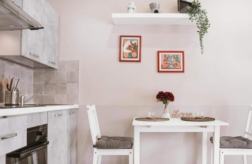 Sesto Calende Apartamento | Apartamento 'La Corta di Silvia 4' con zona exterior y Wi-Fi