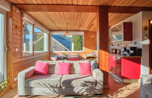 Villard-de-Lans Apartamento | Apartamento 'La Croix Du Sud' con vistas a la montaña, terraza privada y Wi-Fi