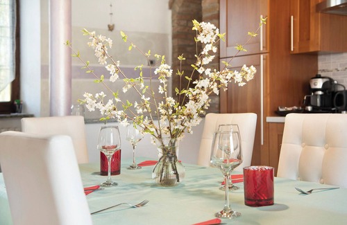 Castell'Alfero Apartamento | Apartamento 'La Dolce Vita' con jardín privado, piscina privada y Wi-Fi