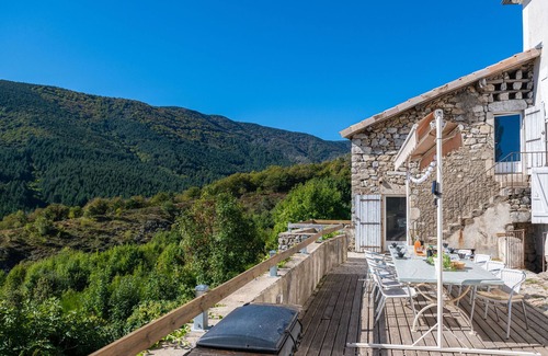 Valgorge Apartamento | Apartamento 'La Ferme De Chalas - Appart'chambre' con piscina compartida, terraza compartida y Wi-Fi