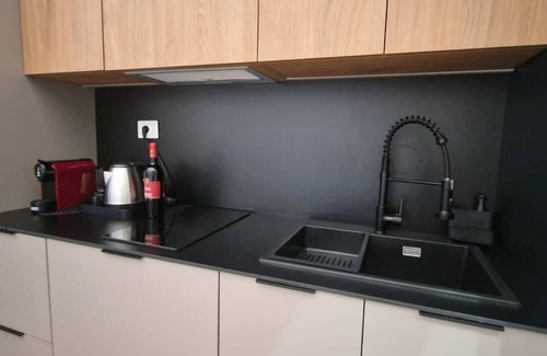 Borgo-Sanzio Apartamento | Apartment 'La Finestra Down Town - Fronte' with Balcony, Wi-Fi and Air Conditioning
