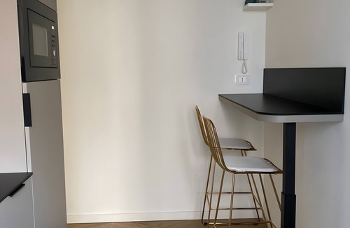 Borgo-Sanzio Apartamento | Apartment 'La Finestra Down Town - Retro' with Wi-Fi and Air Conditioning