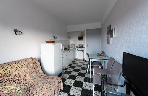 Laroque-des-Alberes Apartamento | apartamento Laroque des Alberes