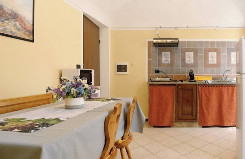 Costigliole d'Asti Apartamento | Apartamento 'La Rocca di Efisio - Grignolino' con balcón, Wi-Fi y aire acondicionado