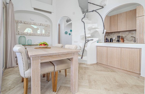Golfo Aranci Apartamento | Apartamento 'La Perla di Sherden' con vistas al mar, Wi-Fi y aire acondicionado