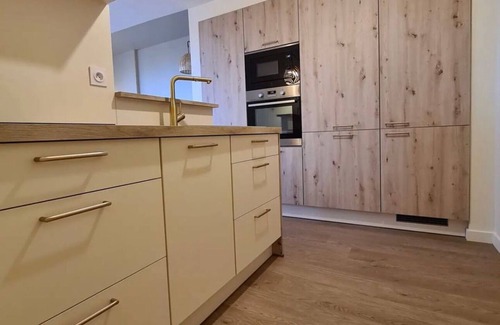 Saint-Pierre-la-Mer Apartamento | Apartamento 'La Perle Marine' con vistas al mar, piscina compartida y Wi-Fi