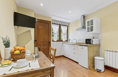 Villacibran Apartamento | Apartamento 'La Pescal' con vistas a la montaña, piscina compartida y Wi-Fi