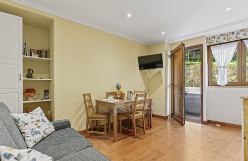 Villacibran Apartamento | Apartamento 'La Pescal' con vistas a la montaña, piscina compartida y Wi-Fi