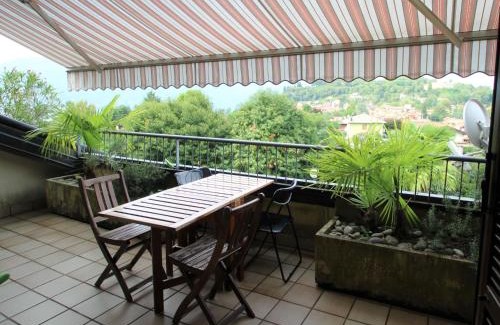 Brezzo di Bedero Apartamento | Apartment La Romantica by Interhome