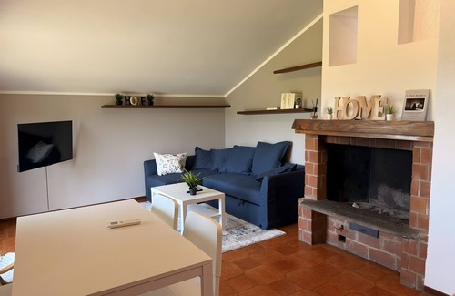 Cassinasco Apartamento | Apartamento 'La Terrazza' con vistas a la montaña, Wi-Fi y aire acondicionado