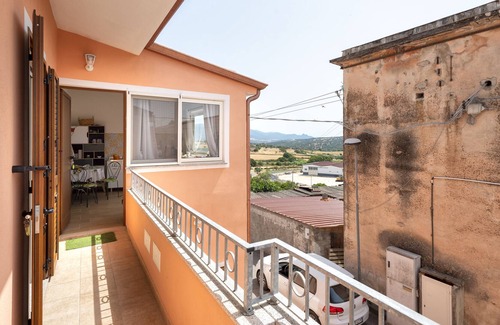 Tula Apartamento | Apartamento La Valle del Sole con vistas a la montaña, al lago, Wi-Fi y balcón
