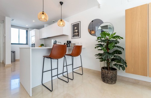 La Cala de Mijas Apartamento | Apartamento 'La Valvega De La Cala Lift Indoor' con piscina compartida, Wi-Fi y aire acondicionado.