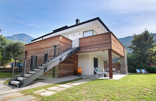 Colico Apartamento | Apartamento 'La Villa del Lago in Giardino' con vistas al mar, Wi-Fi y aire acondicionado