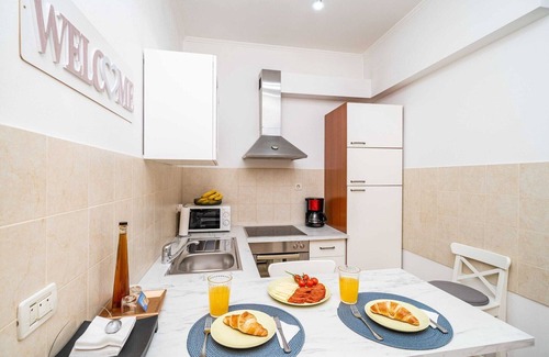 Gruz Apartamento | Apartment Larissa - Studio Apartment with Terrace and Partial Sea View