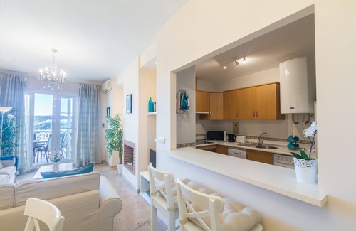 Alcorrin Apartamento | Apartamento "Las Colinas Princess Kristina" con vistas al mar, piscina compartida y Wi-Fi