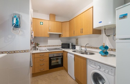 Alcorrin Apartamento | Apartamento "Las Colinas Princess Kristina" con vistas al mar, piscina compartida y Wi-Fi