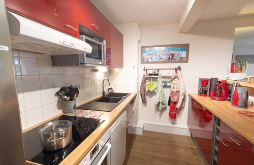 Sers Apartamento | Apartment 'Le Bois De Marie' with Mountain View, Private Terrace and Wi-Fi