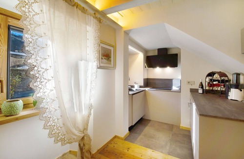 Arvier Apartamento | Apartment 'Le Bourg Charmant - Soleil d’été' with Mountain View, Shared Garden and Wi-Fi