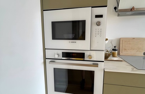Pornic Apartamento | Apartamento 'Le Cèdre' con vistas al mar, terraza privada y Wi-Fi