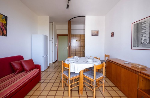 Rivabella Apartamento | Apartamento 'Le Dune Vista Mare' con vistas al mar, balcón y aire acondicionado
