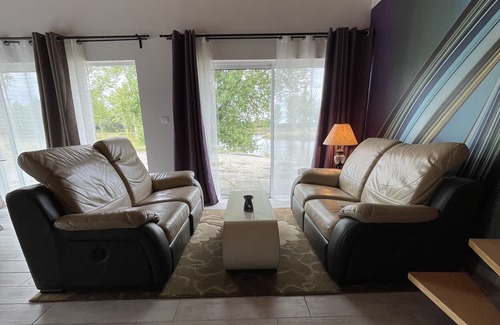 Queyrac Apartamento | Apartment 'Le Panoramique Du Lac D'isachris' with Lake View
