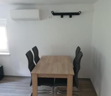 Tolmin Apartamento | Apartment Ledince