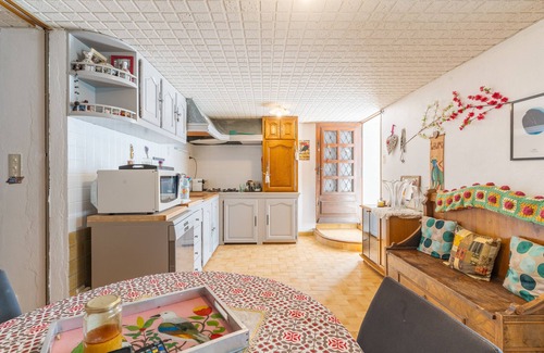 Apt Apartamento | Apartamento 'Les Cerisiers' con piscina compartida, terraza compartida y Wi-Fi