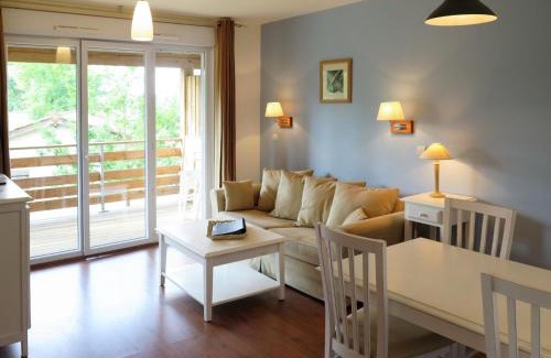 Parentis-en-Born Apartamento | Apartment Les Cottages du Lac T3 Premium by Interhome