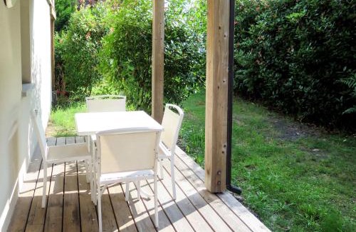 Parentis-en-Born Apartamento | Apartment Les Cottages du Lac T1 by Interhome