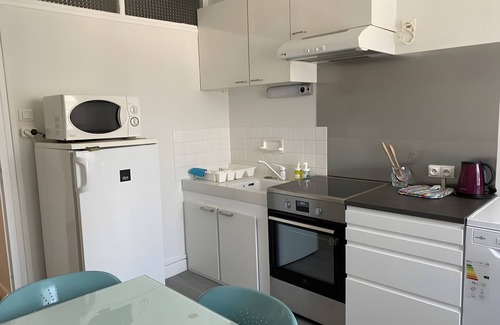 La Bourboule Apartamento | Apartamento 'Les Hêtres N°3' con vistas a la montaña, balcón y Wi-Fi