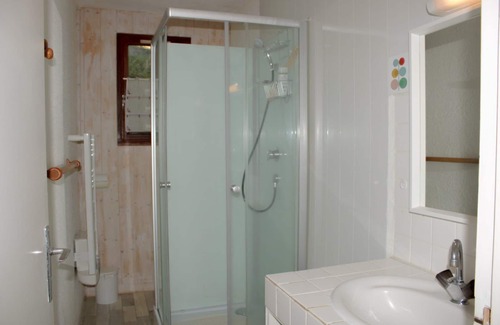 Mont-Dore Apartamento | Apartamento 'Les Lauriers, N.º 1' con vistas a la montaña y balcón