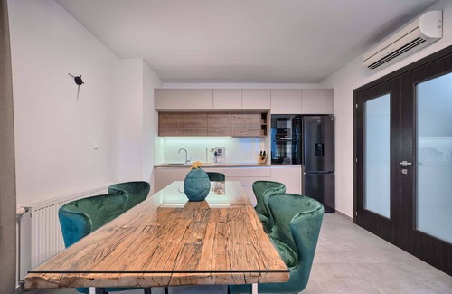 Znjan Apartamento | Apartment Liberty Living with Pool III
