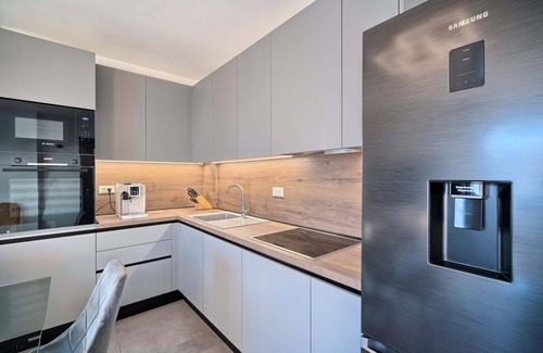 Znjan Apartamento | Apartment Liberty Living with Pool IV