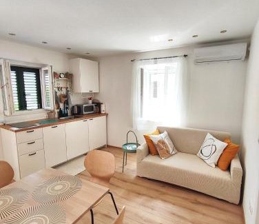 Slatine Apartamento | Apartment LIPA