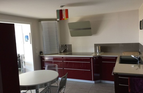Thonon-les-Bains Apartamento | Apartamento situado en un entorno campestre con vistas al lago de Ginebra