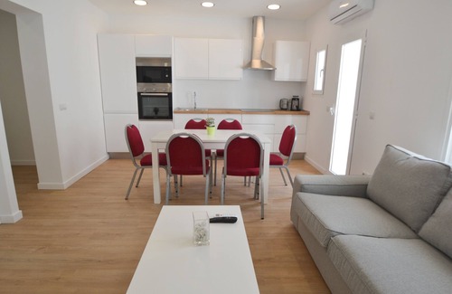 Bons Aires Apartamento | Apartment located close to Blanquerna