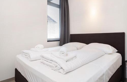 Offingawier Apartamento | Apartment located directly on the Sneekermeer