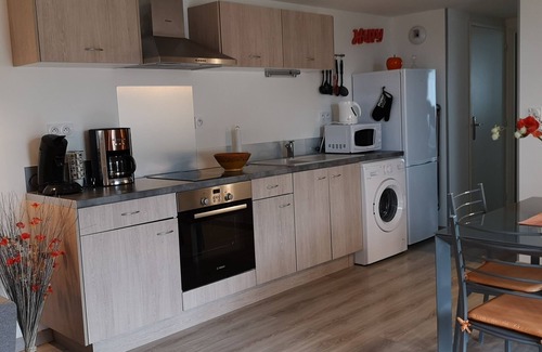 Jonzac Apartamento | Apartamento ubicado en la planta baja de una pequeña residencia con cuatro